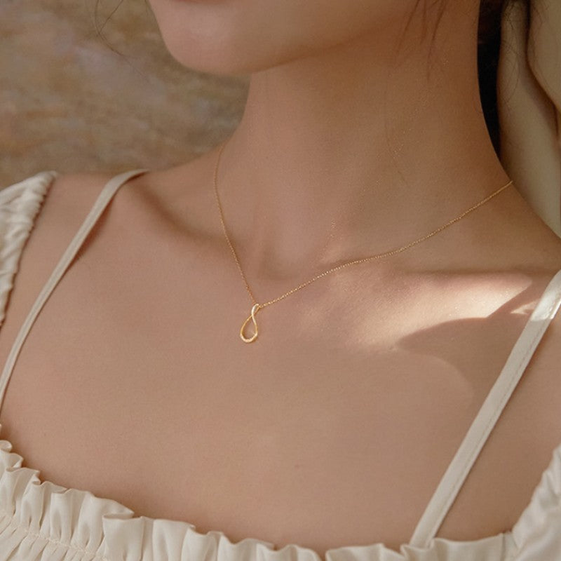 Special-Interest Design Water Drop Pendant Necklace Female Clavicle